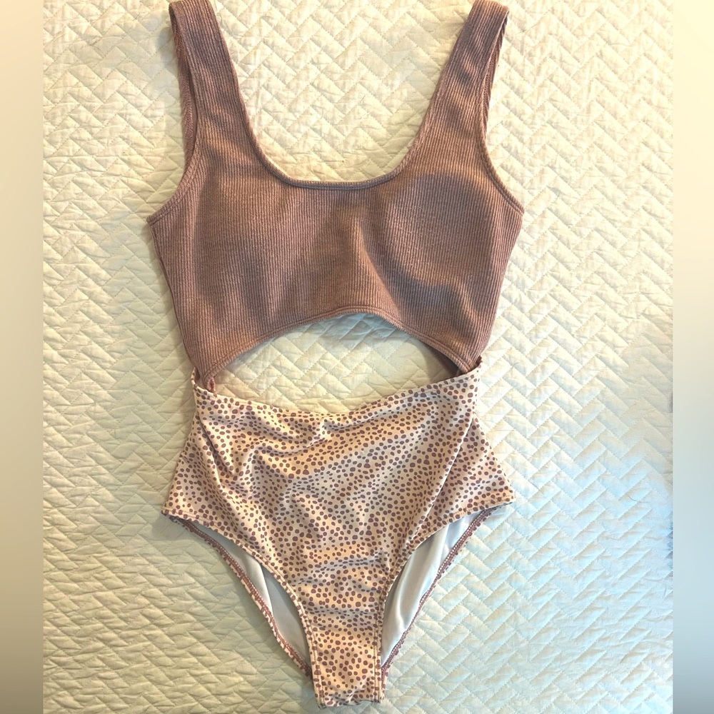 One piece bathing suit